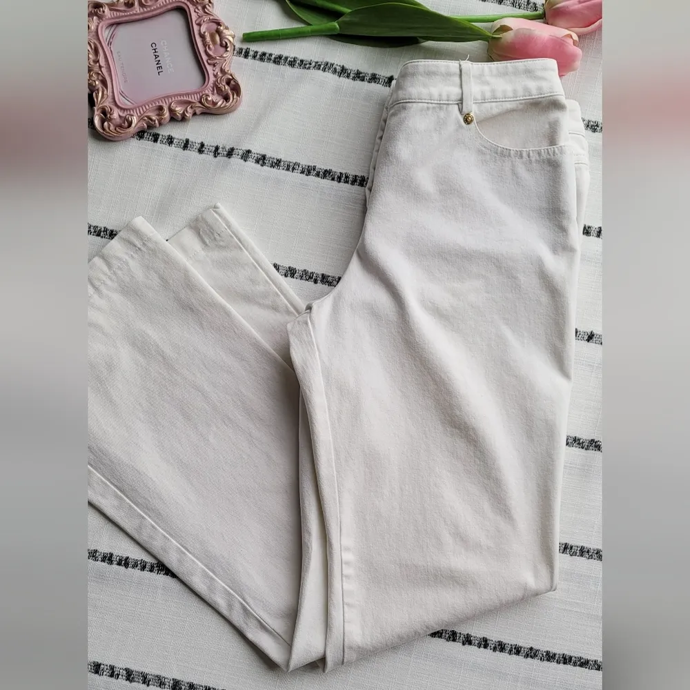 ST JOHN JEANS - Image 3