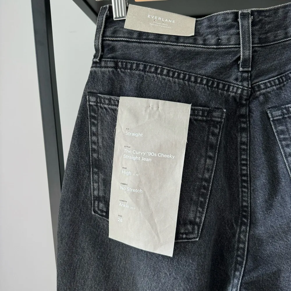 Everlane The Curvy ’90s Cheeky Washed Black Straight Leg High Rise Jean 28 Ankle - Image 5