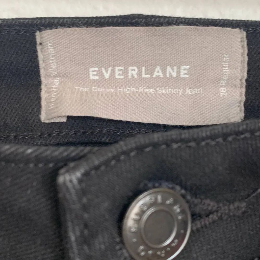 NWT Everlane The Curvy Authentic Stretch High Rise Skinny Jean in Black - Image 9
