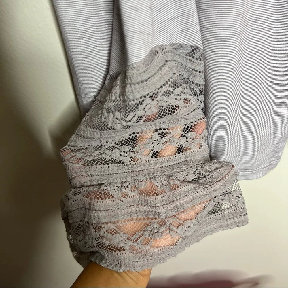 Logo Lori Goldstein Striped Lace Inset Open Front Sharkbite Cardigan‎ - Image 5