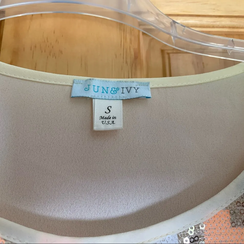 Francesca’s dressy sequined blouse Size S - Image 3