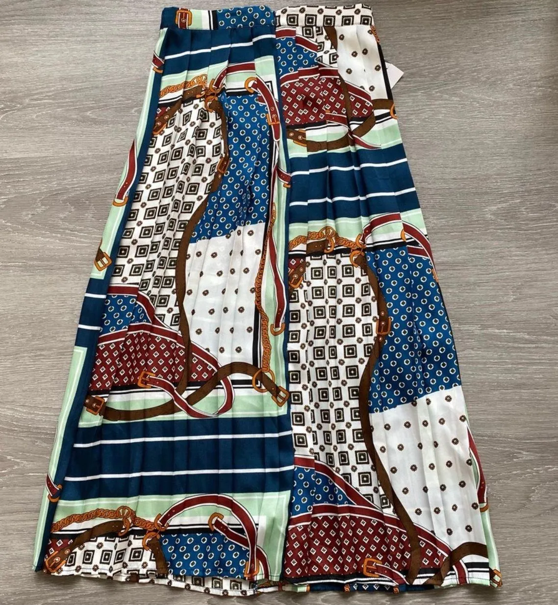 Multicolored Printed Pleated Midi Skirt - Image 4