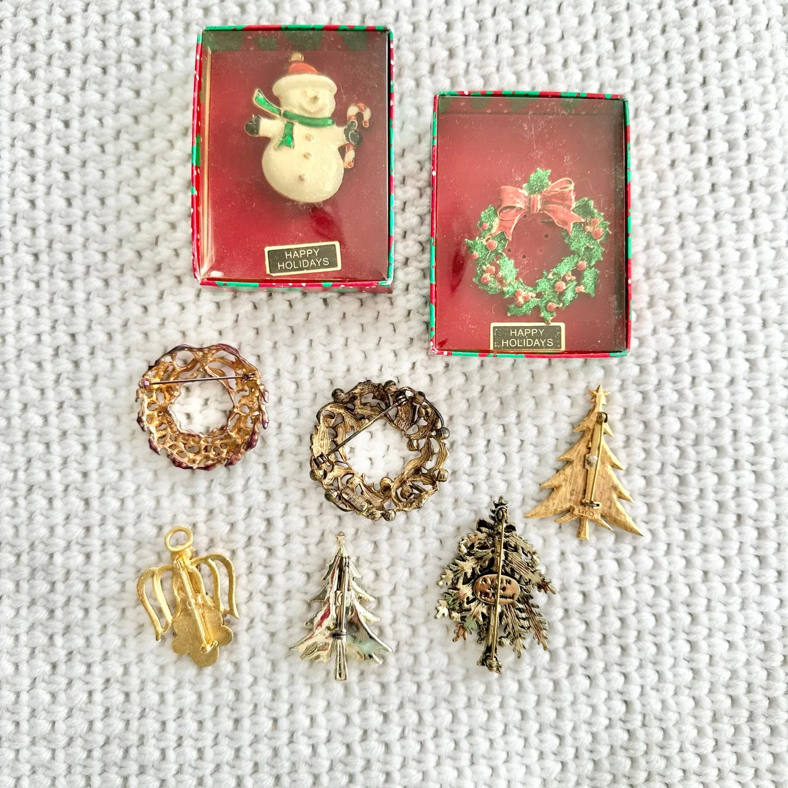 Holiday Christmas Lot Set of 8 Tree Snowman Wreath Angel Vintage Brooch Pins - Image 6