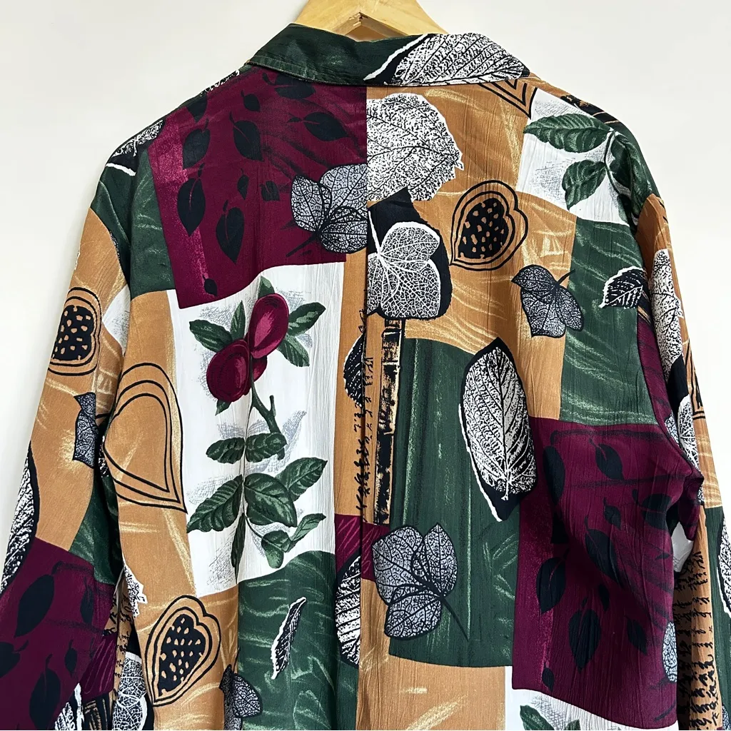 Colorful Vintage 90’s Leaf Print Button - Image 6