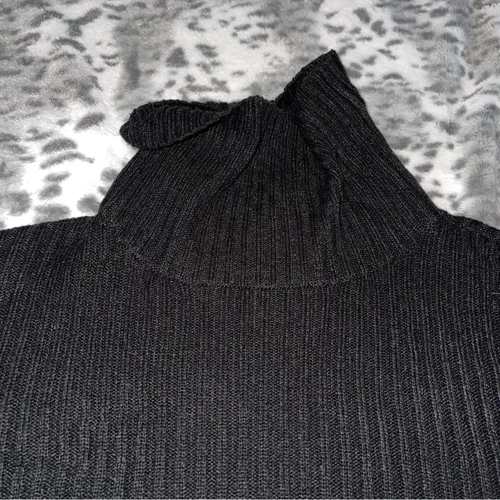 Pretty Little thing Plus Sweater - Image 4