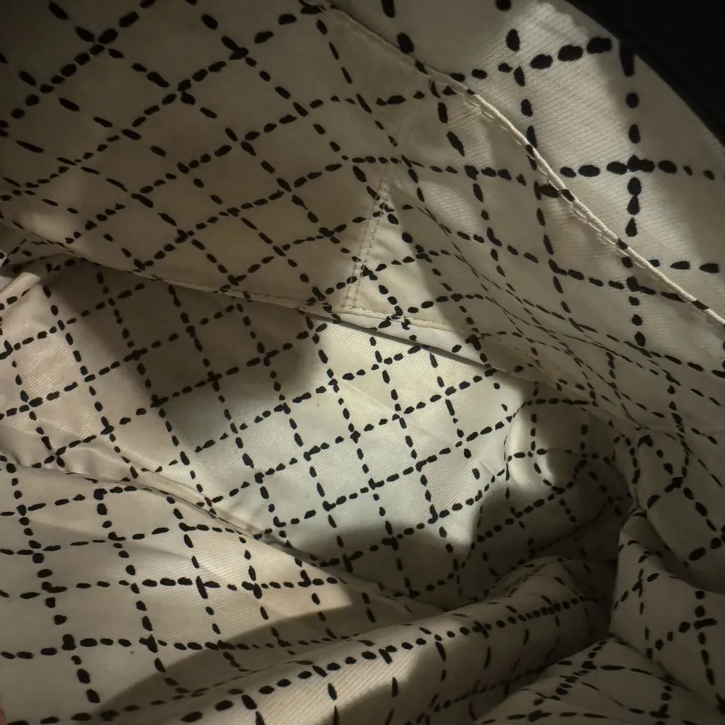 Kate Spade‎ Black Patent Leather Bow Accent ToteC - Image 12