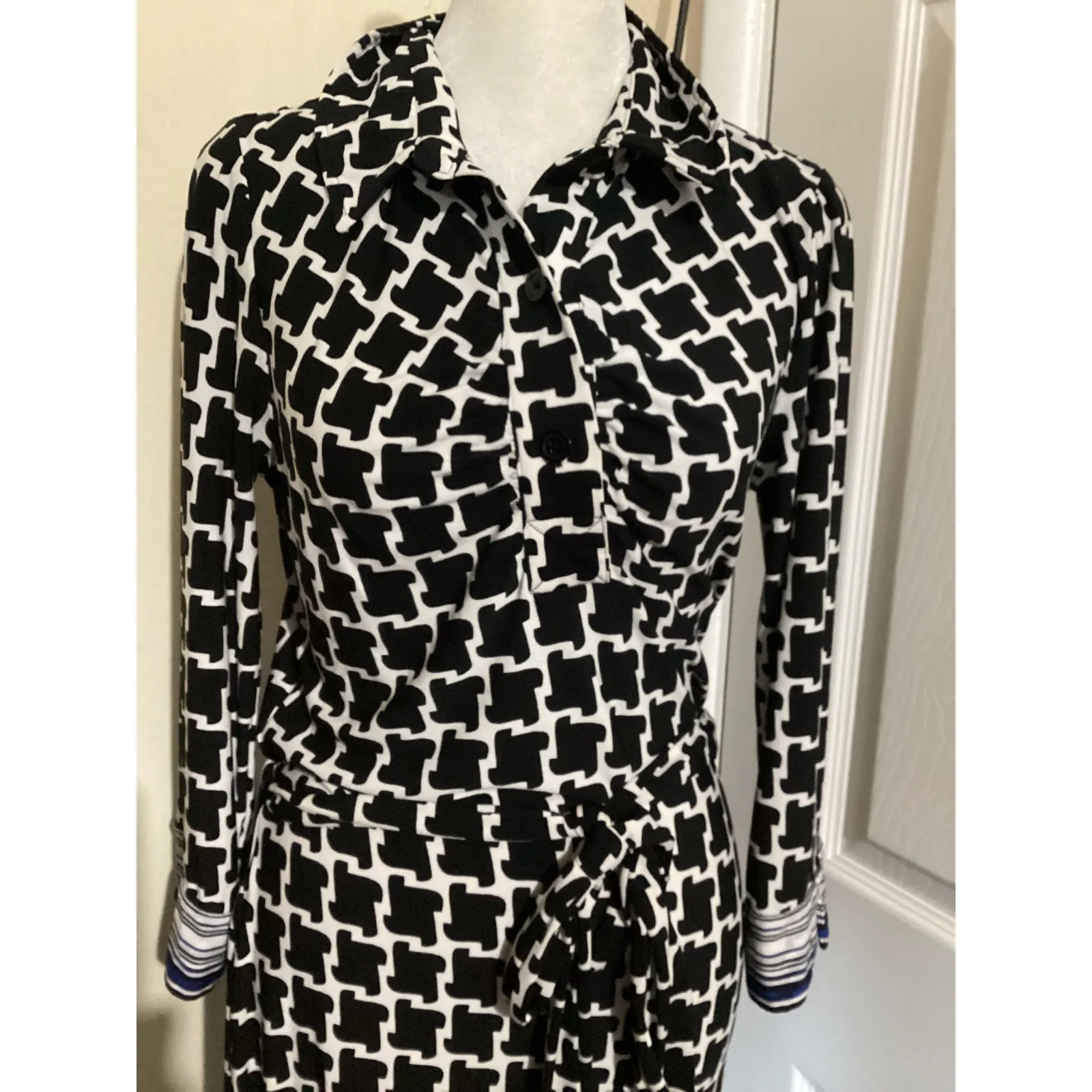Laundry by Shelli Segal Black White Geometric Print Wrap Midi Dress Maternity S - Image 2