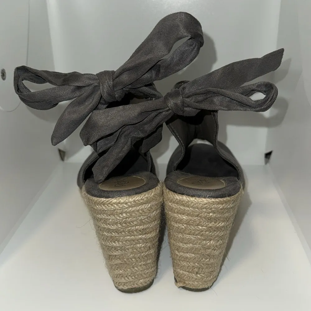 Refresh Bow Accent Emery Platform Wedge Espadrille Sandals Women’s 10 Gray - Image 5