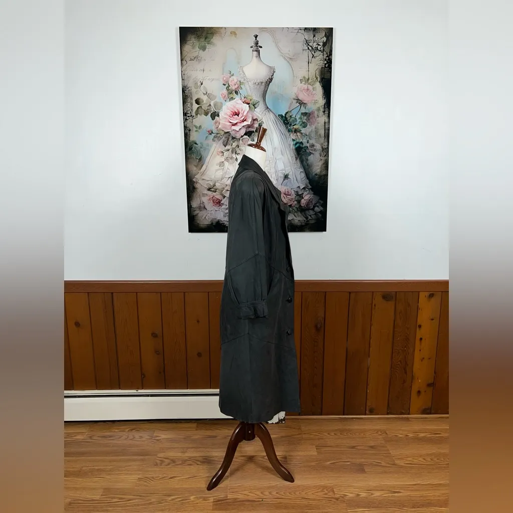 Gorgeous Vintage 90s Avanti Charcoal Suede Trench Coat! - Image 5