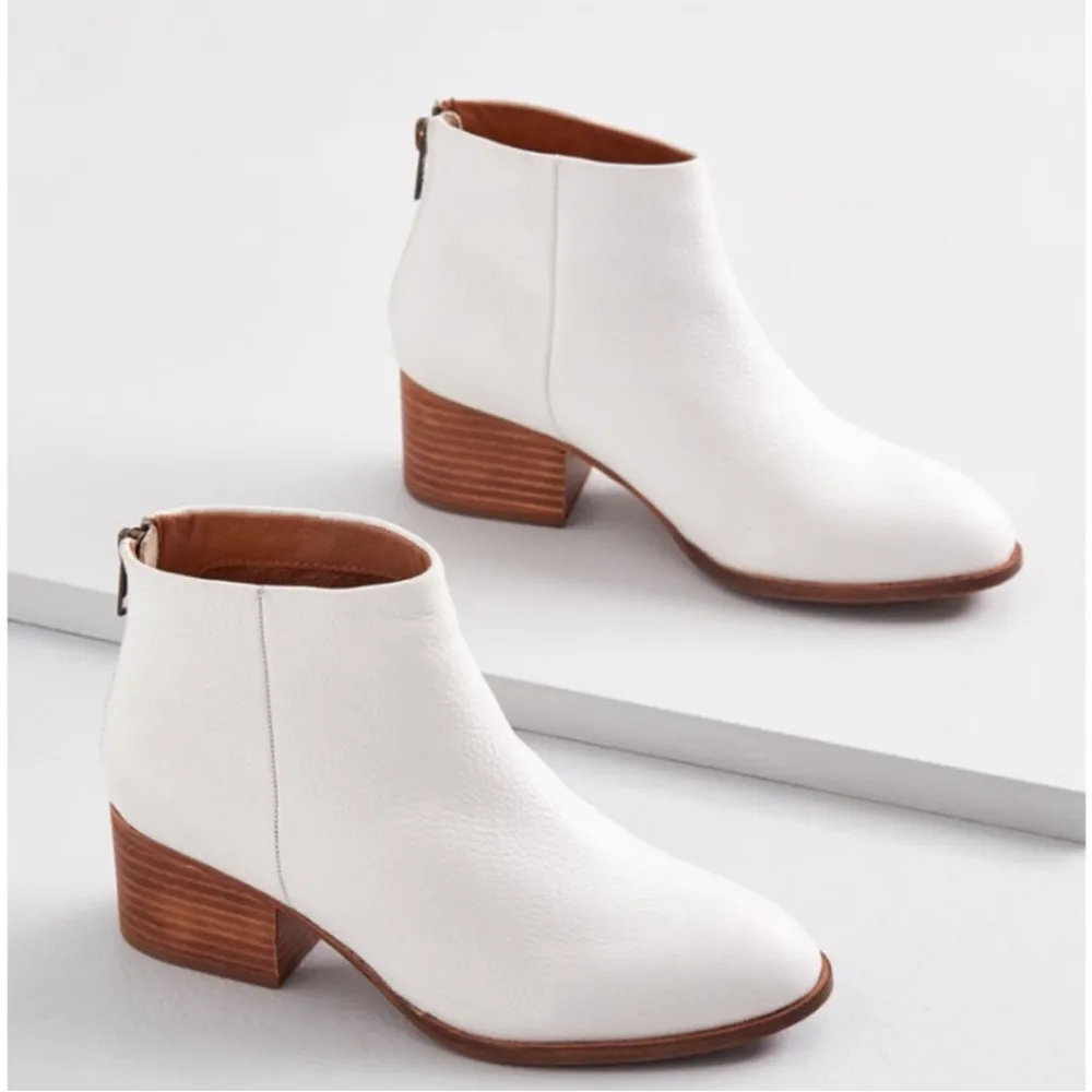 Seychelles White Floodplain Pebbled Leather Booties Size 8 - Image 5