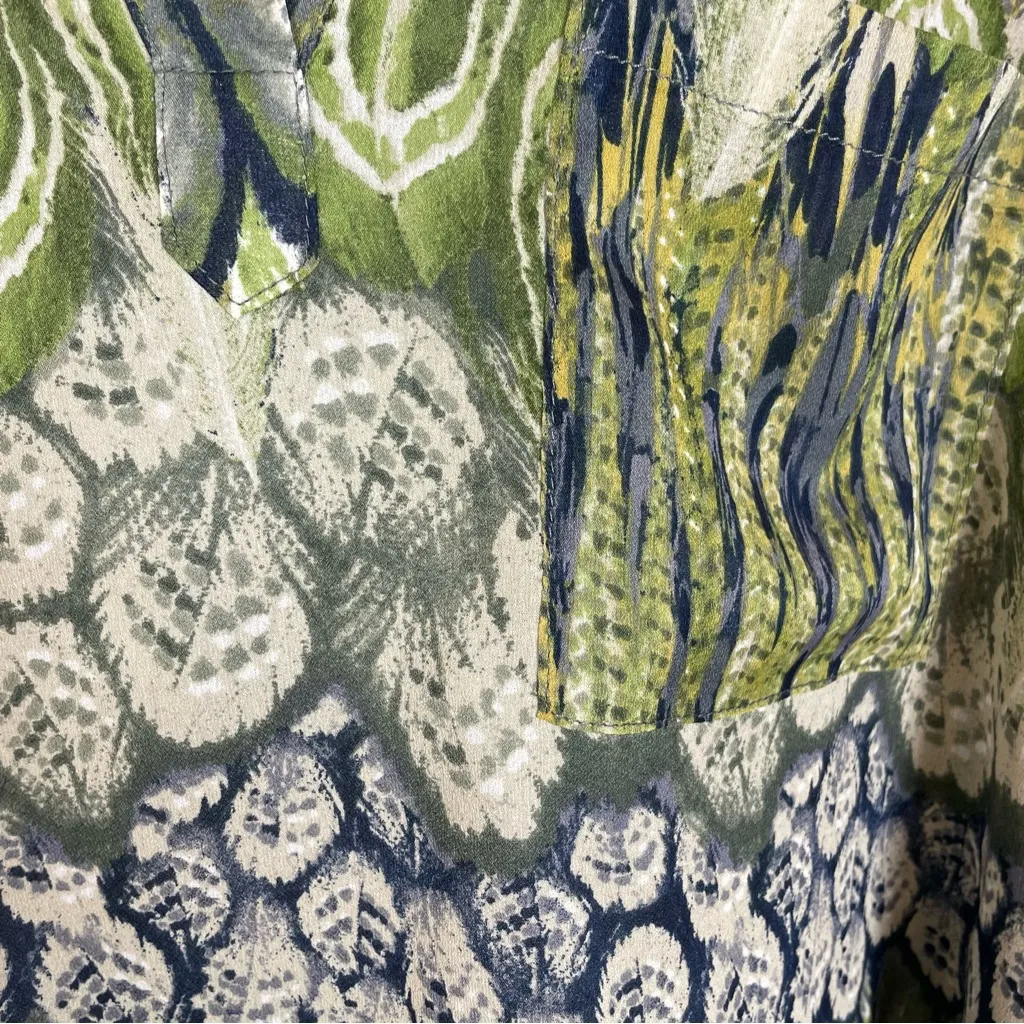 Olivia Moon Top Feather Pattern Women Size Petite XS Green Gray Blouse Shirt - Image 9