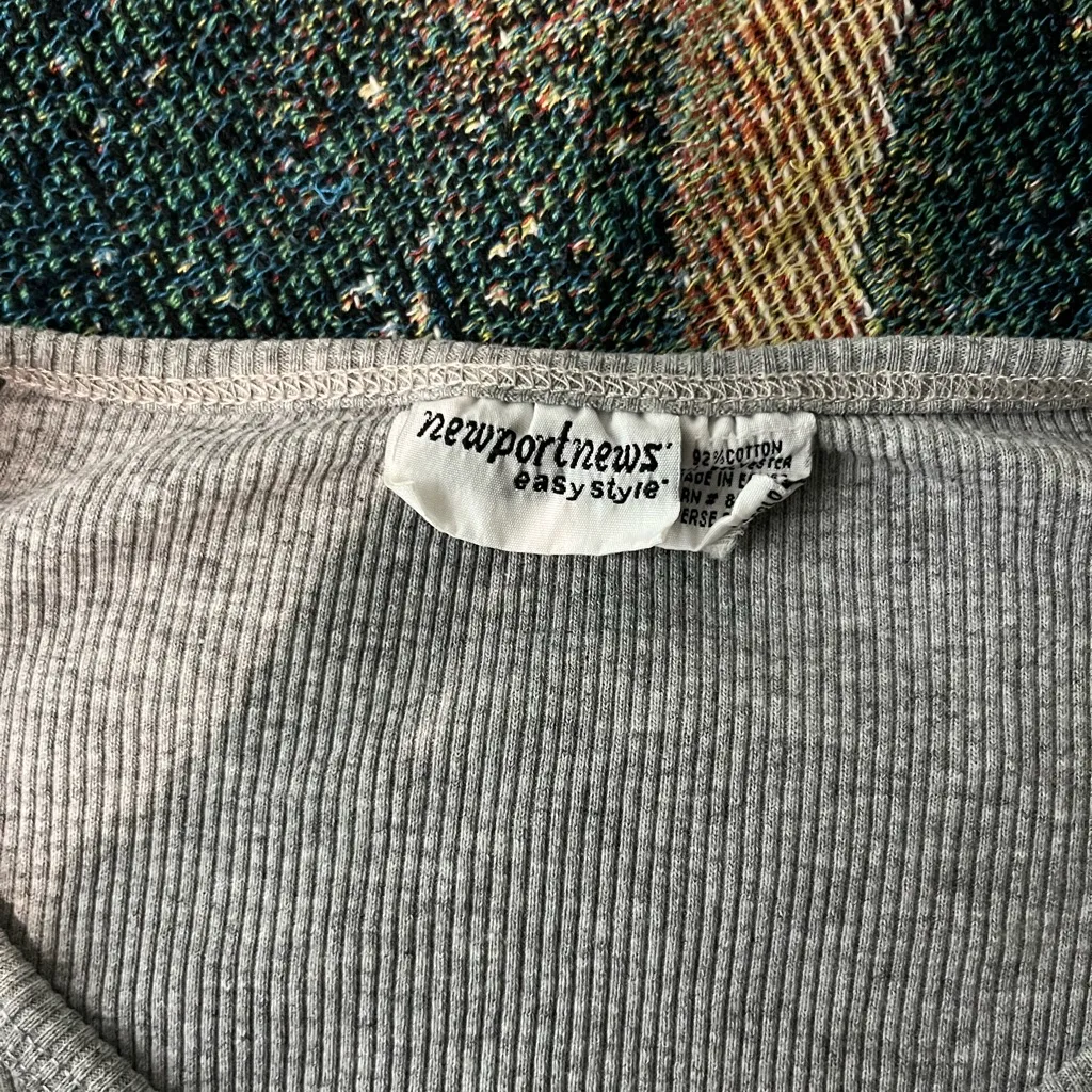 Newport News Vintage Y2K Gray Fitted Long Sleeve Ribbed Top V-Neck Shirt Size M - Image 13