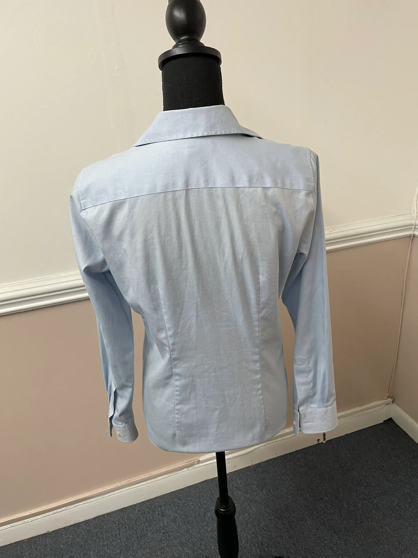 Lands End No Iron Pinpoint Oxford Button Up Shirt Size 6 - Image 2