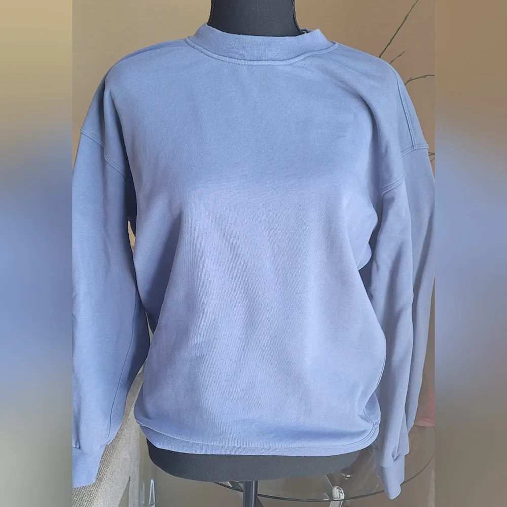 Lululemon sweater - Image 5