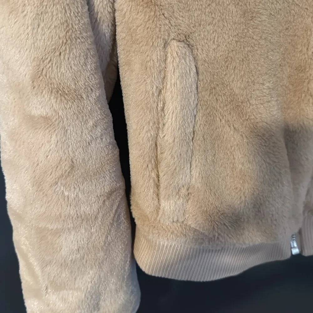 FOREVER 21 Faux Fur bomber jacket Lined Full Zip Pockets Size S - Image 4