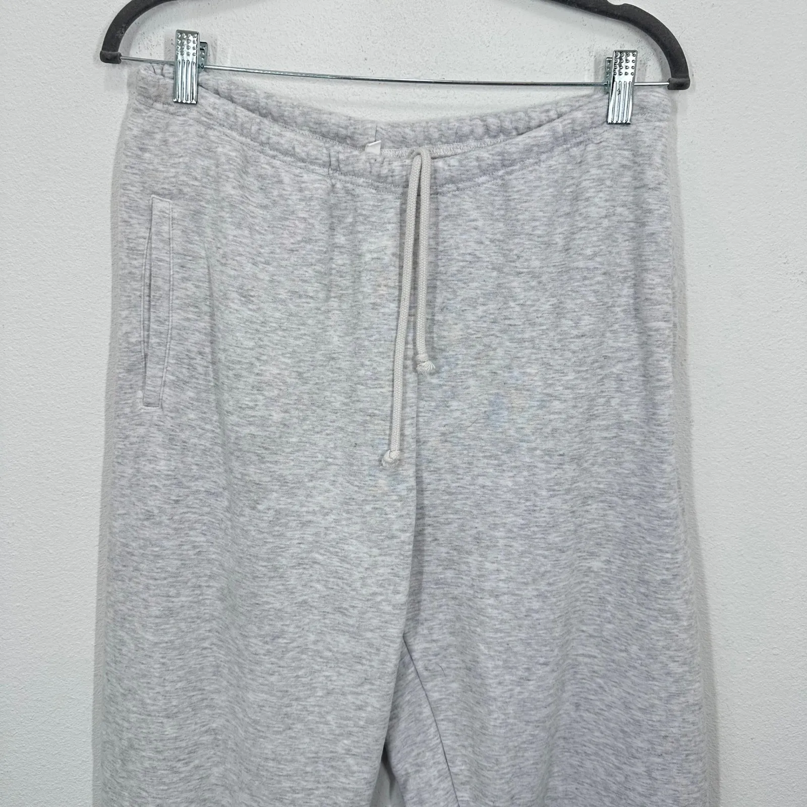 SKIMS  Women's Light Grey Sweatpants Joggers Medium Drawstring Waist Pockets - Image 8