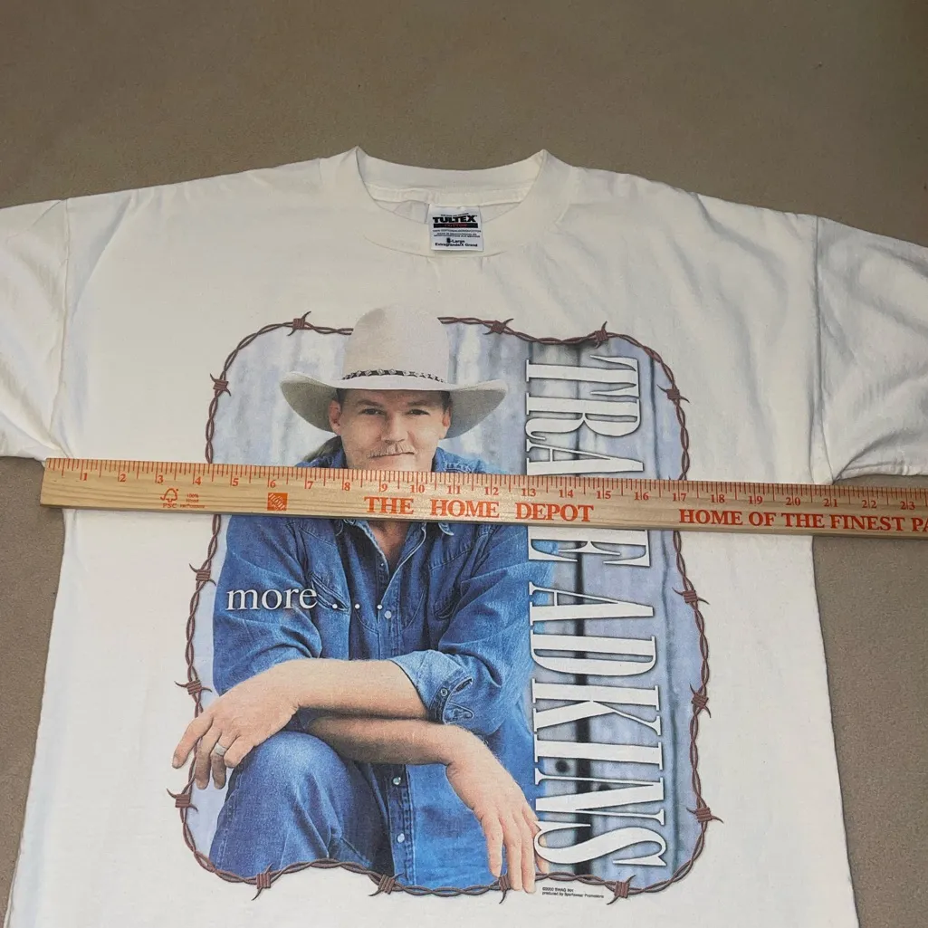 Vintage Y2K cream Trace Adkins More t-shirt top woman’s size XL country concert - Image 3