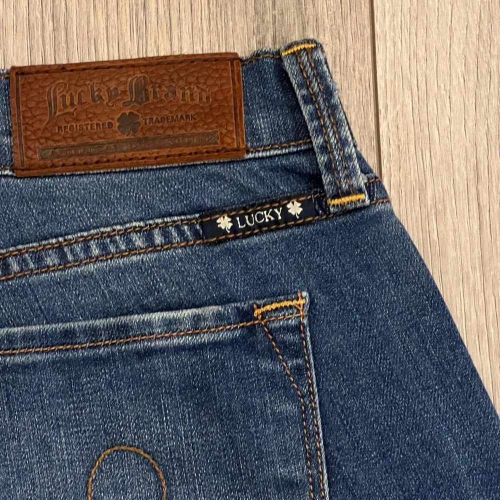 Lucky Brand Sofia Boot Bootcut Jeans | Medium Wash Blue | 4/27 - Image 5