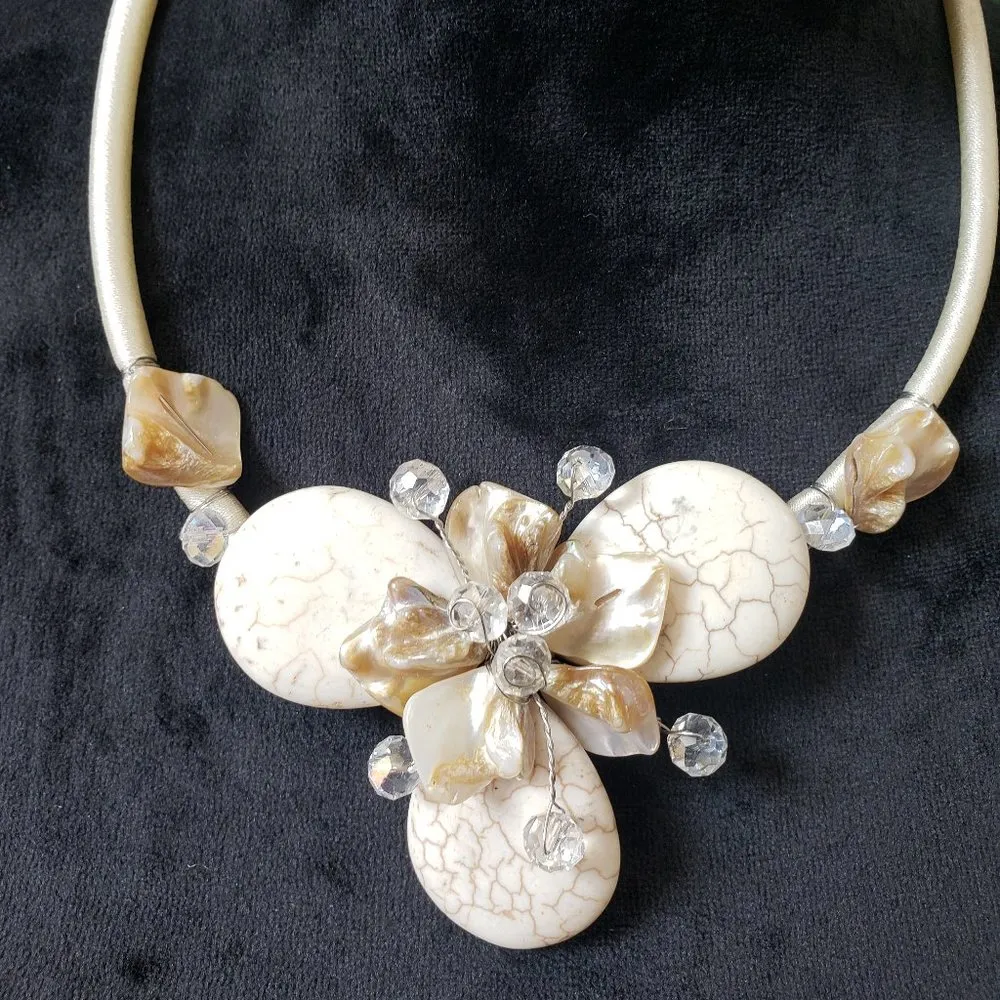 Women's Tan Marbled Style Pearl Flower Round Beaded Necklace - Image 2