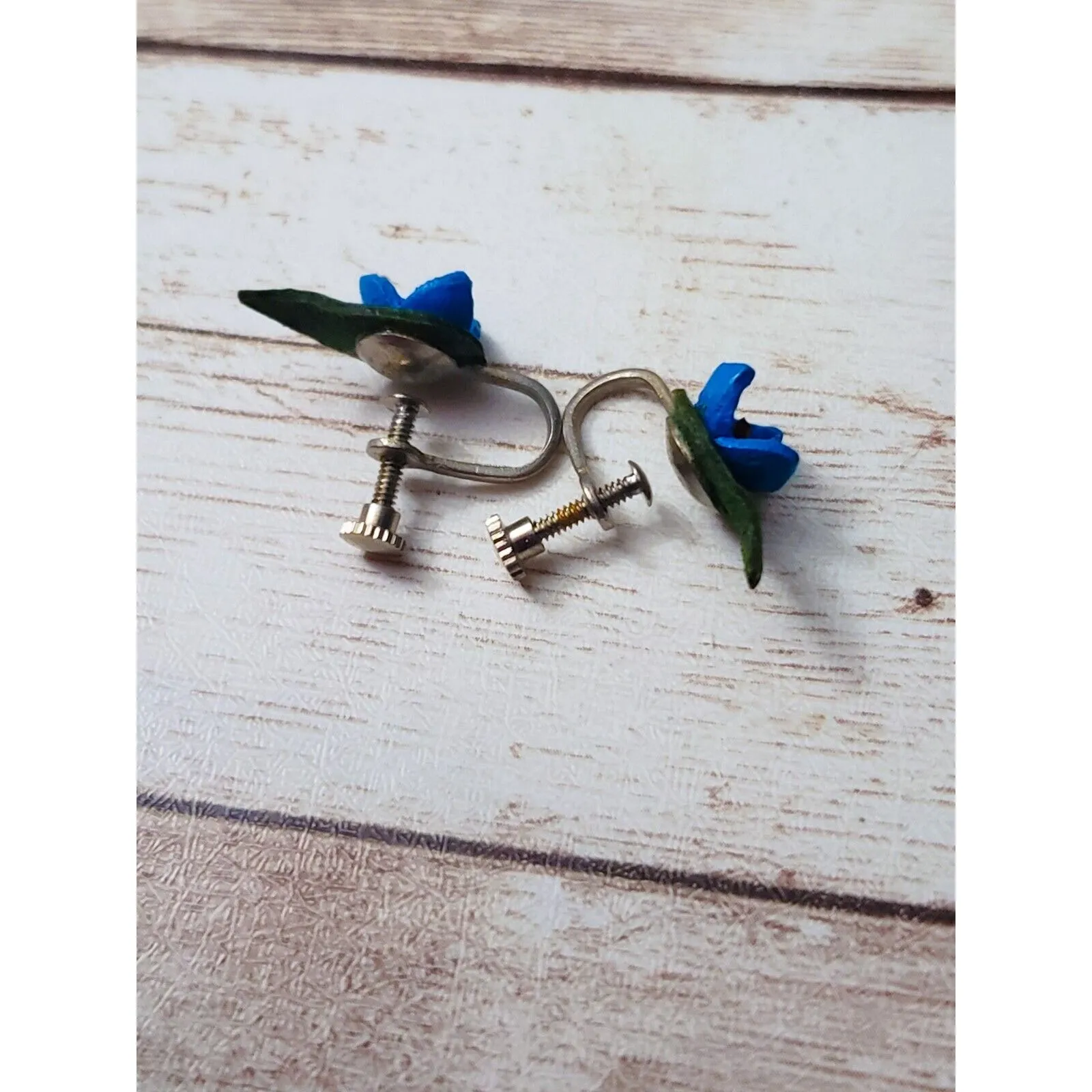 Vintage Screw On Earrings - Image 6