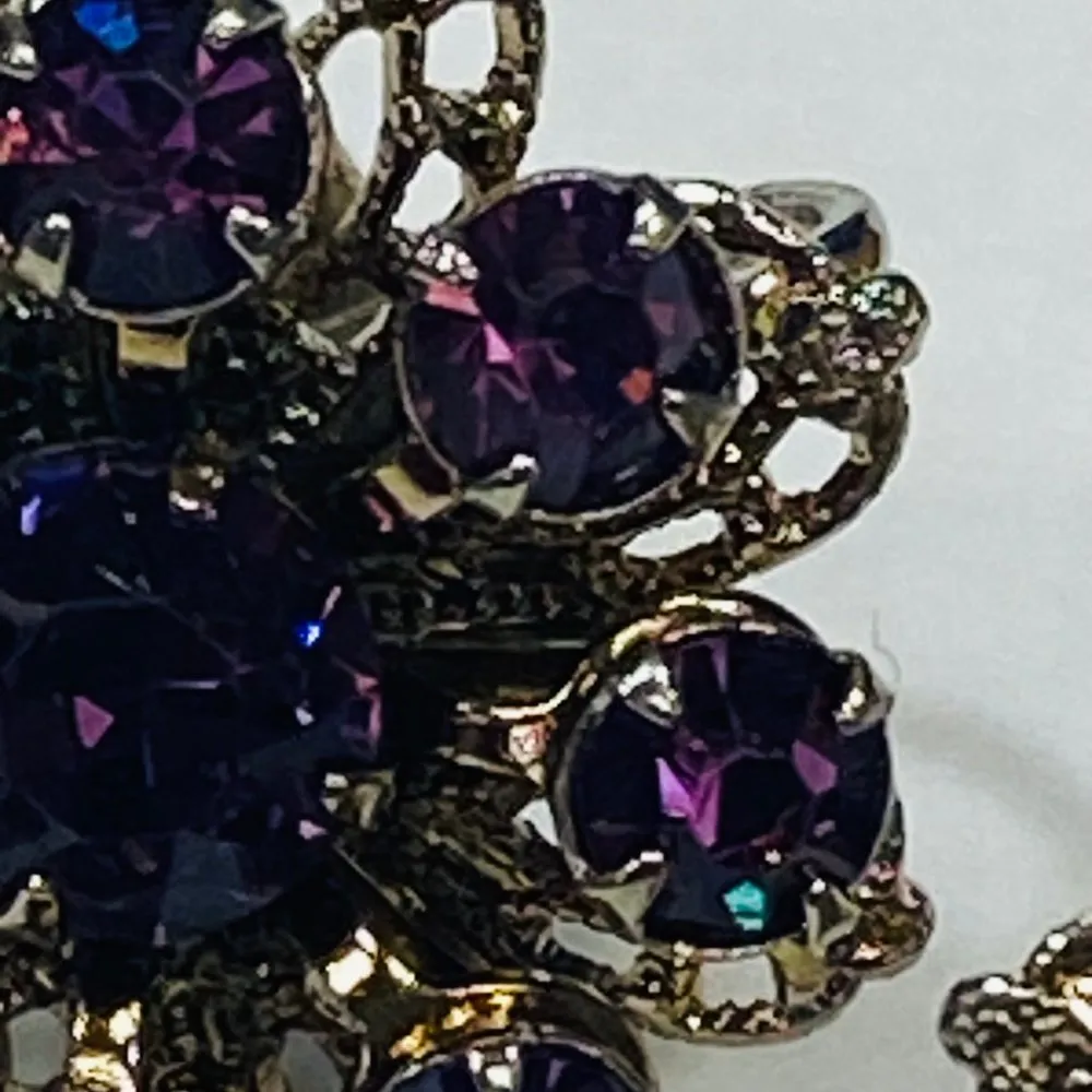 Clip On Earrings Shade of Purple Amythest Color Screw Back Vintage Flower Shape - Image 4