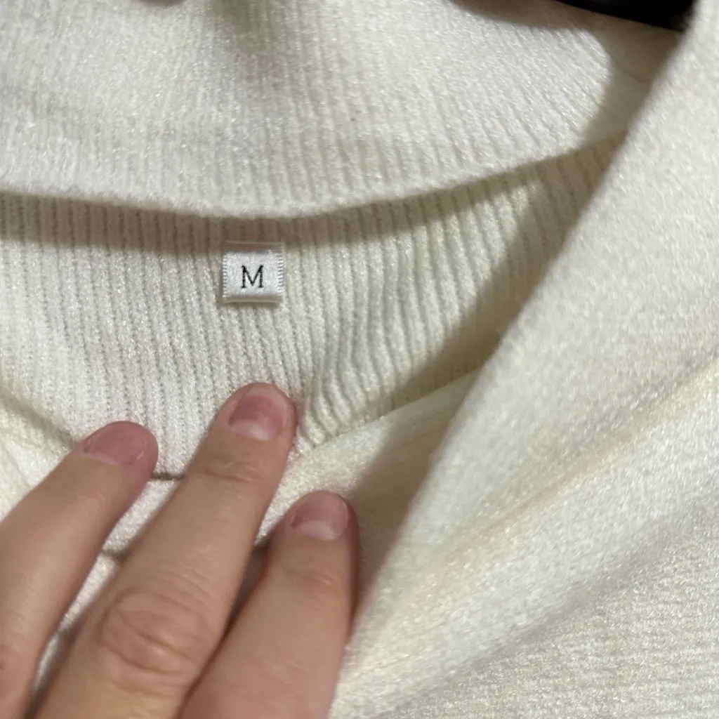 Chic Cream Women's Boatneck Sweater (439) Size M - Image 3