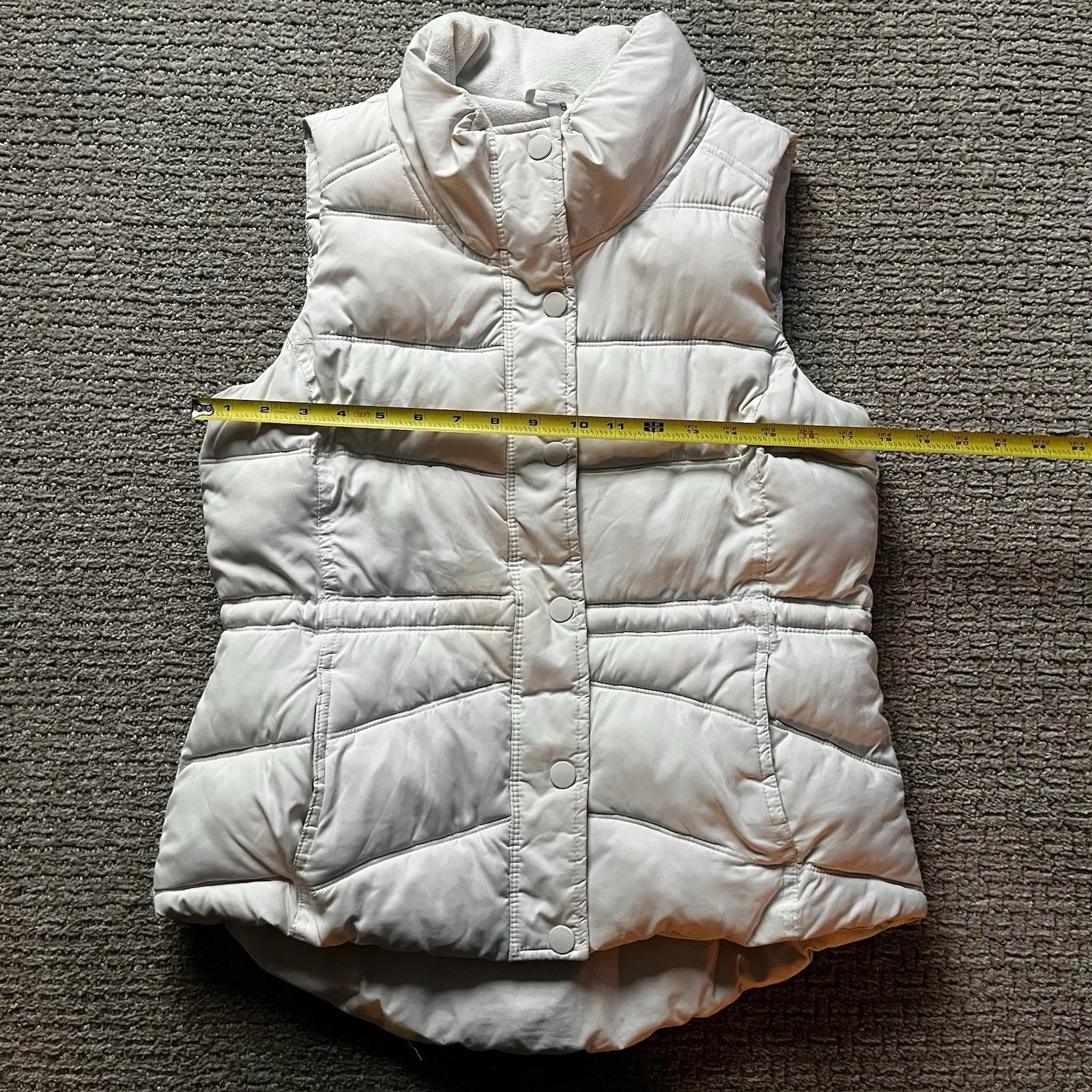 Old Navy White Puffer Sleeveless Jacket Woman's Medium - Image 9
