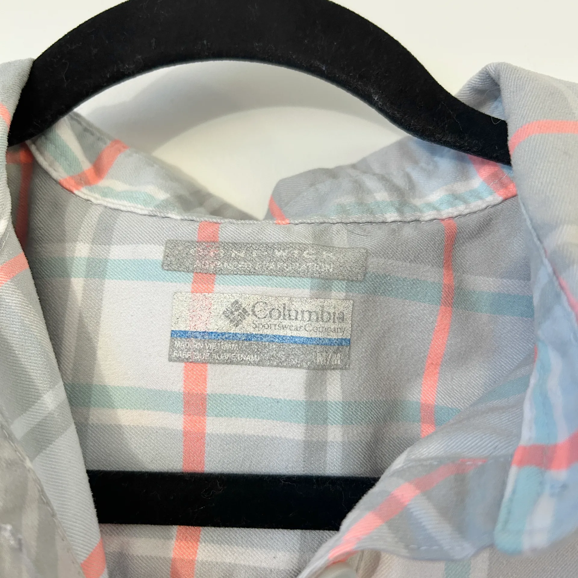 Columbia Women's Omni-Wick Light Blue Plaid Button Down Flannel Shirt Size M - Image 2