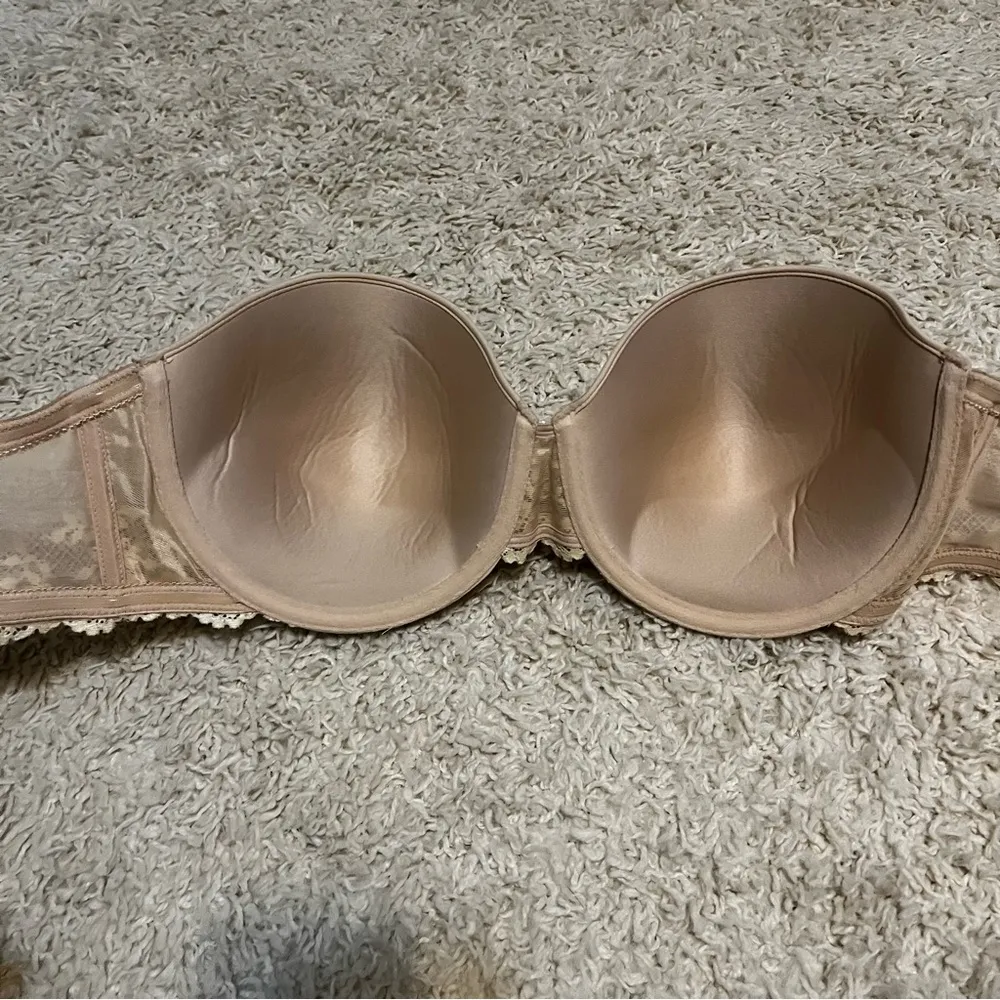 Wacoal  lace strapless bra 38D - Image 3