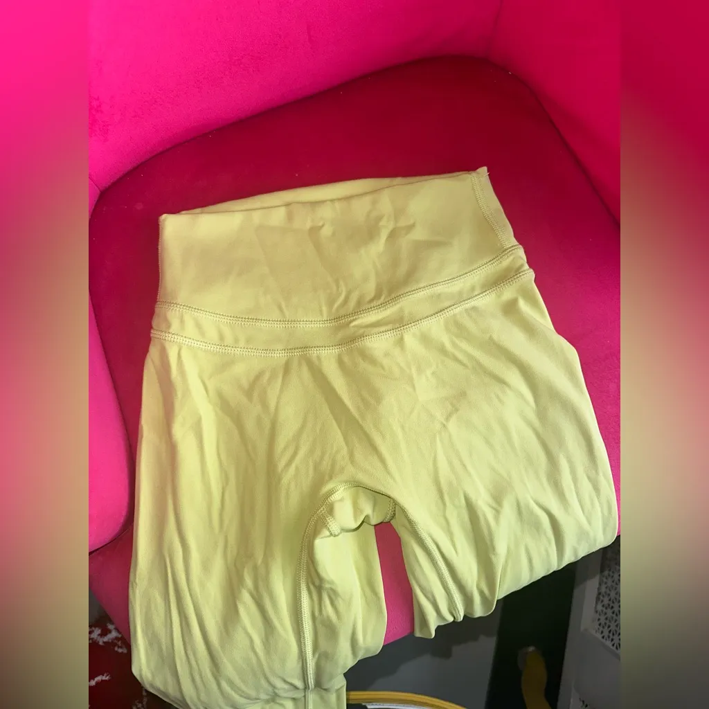 NWOT RecStretch™ Levitate Sculptseam® Plus Legging In Lemon Lime $88 MSRP - Image 6