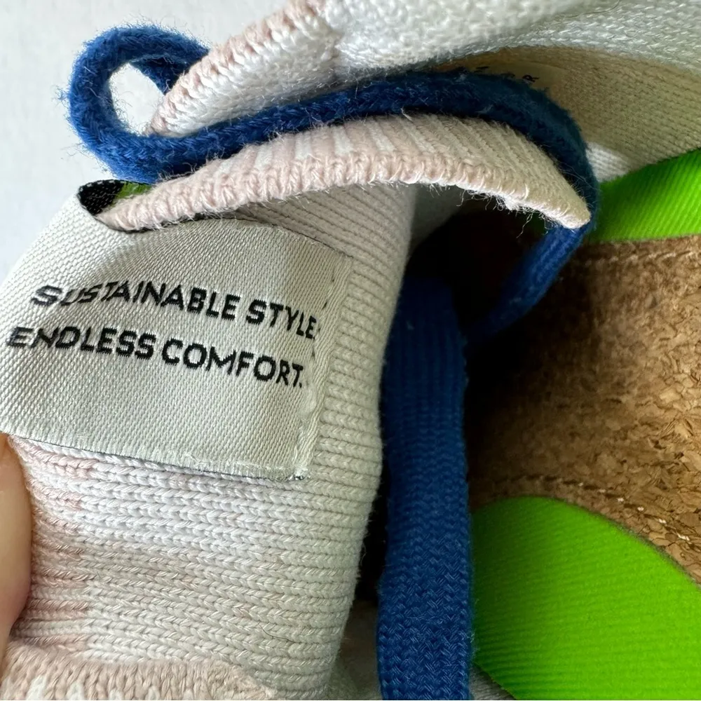 Cariuma OCA Low Canvas Sneaker in Rose Red 8 Pink - Image 9