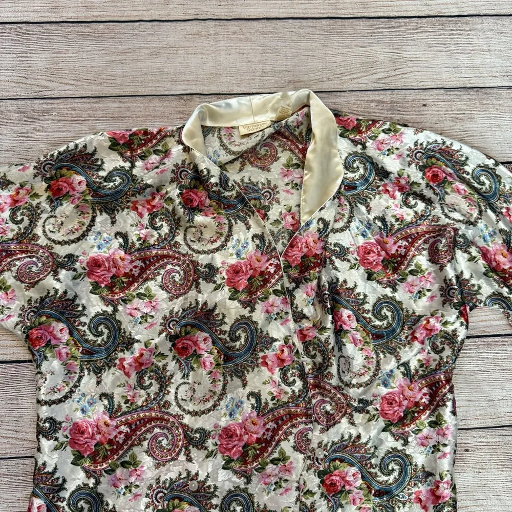 Vintage Gold Label Victoria Secret no size tag pink floral robe - Image 7