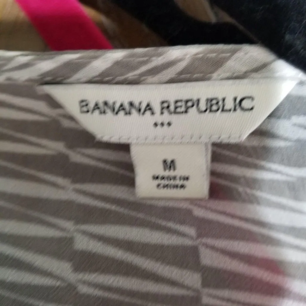 Banana Republic Womens Sheer Chiffon Blouse W/ Ruffle Front V-Neck 3/4 Sleeve M - Image 4