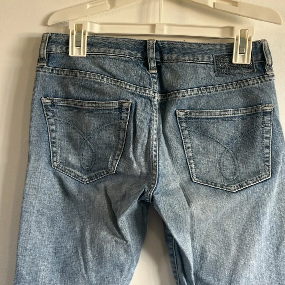 Calvin Klein boyfriend jeans in light wash denim size 26 / 2 - Image 9