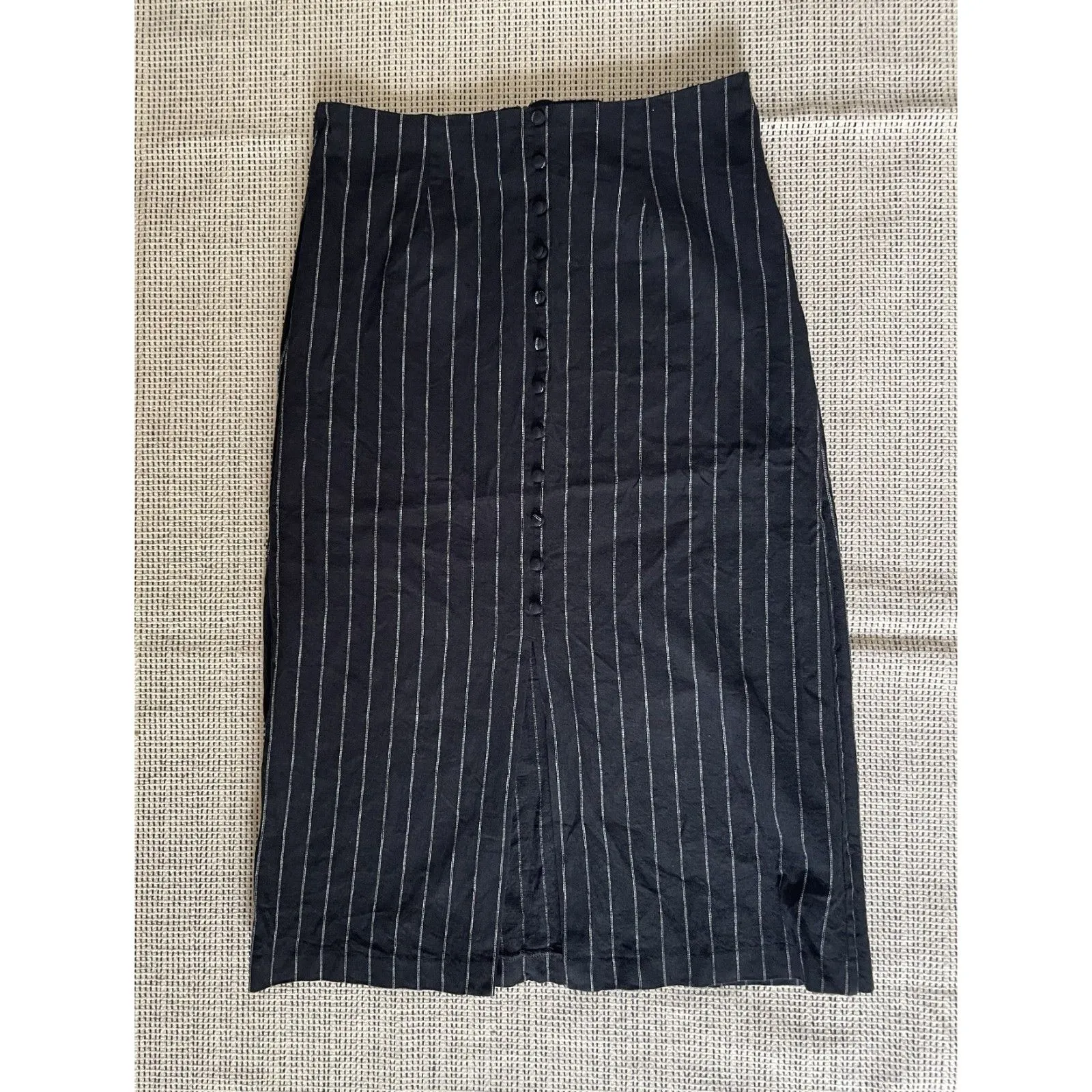 Banana Republic Linen Blend Pencil Skirt Womens Size 6 Black Pinstripe Button - Image 2