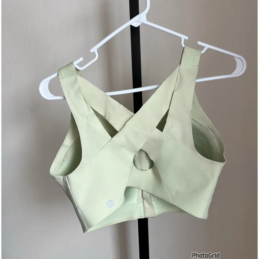 Lululemon Enlight Zip Sports Bra 34DDD - Image 2