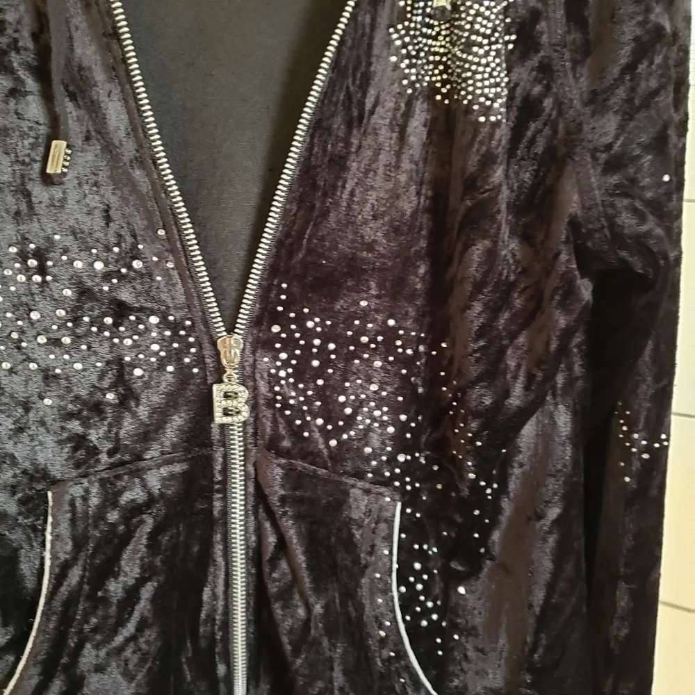Vintage Y2K BCBGMaxazria Black Studded Spell Out Bling Velour Track Jacket M - Image 2