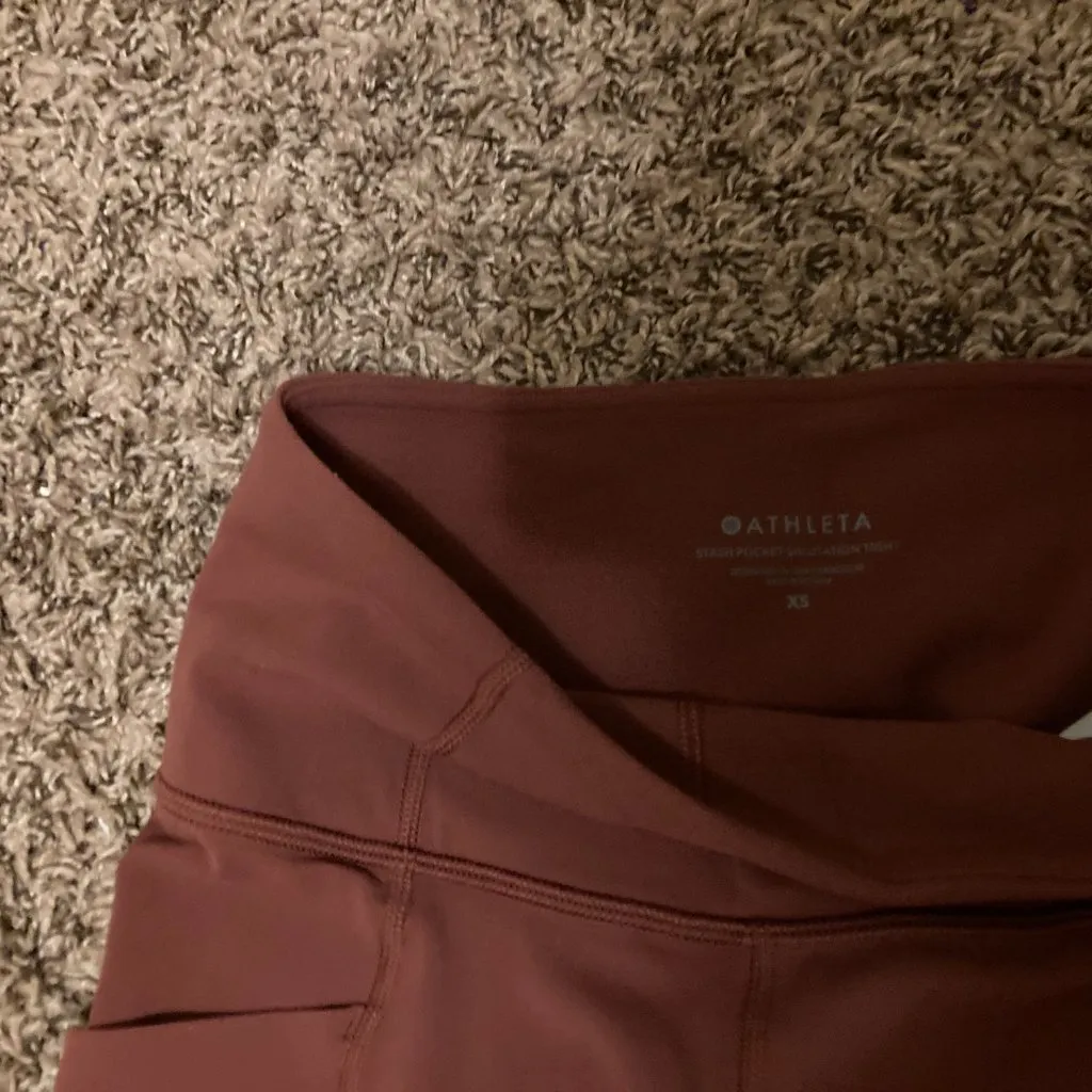 Athleta Salutation Stash Pocket Tight XS Xtra Small Spiced Cabernet Dark Pink - Image 4