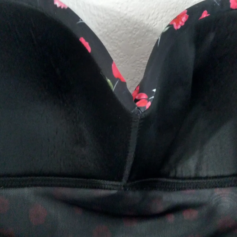 Nicole Miller M Pinup Roses Twisted Top Ruched Side One Piece Swim Suit - Image 3