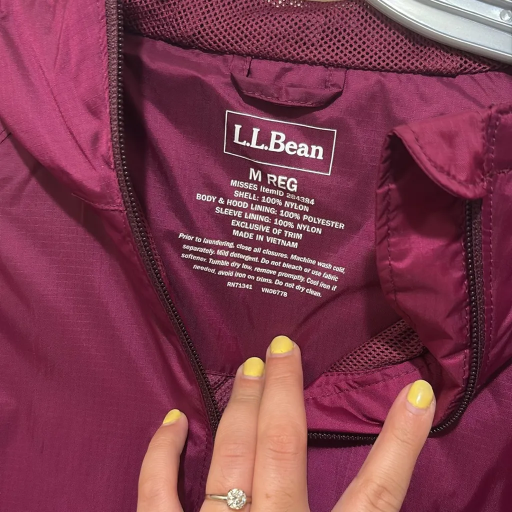 LL Bean Mulberry Purple Women’s Size Large Zip Up Rain Jacket - Image 3