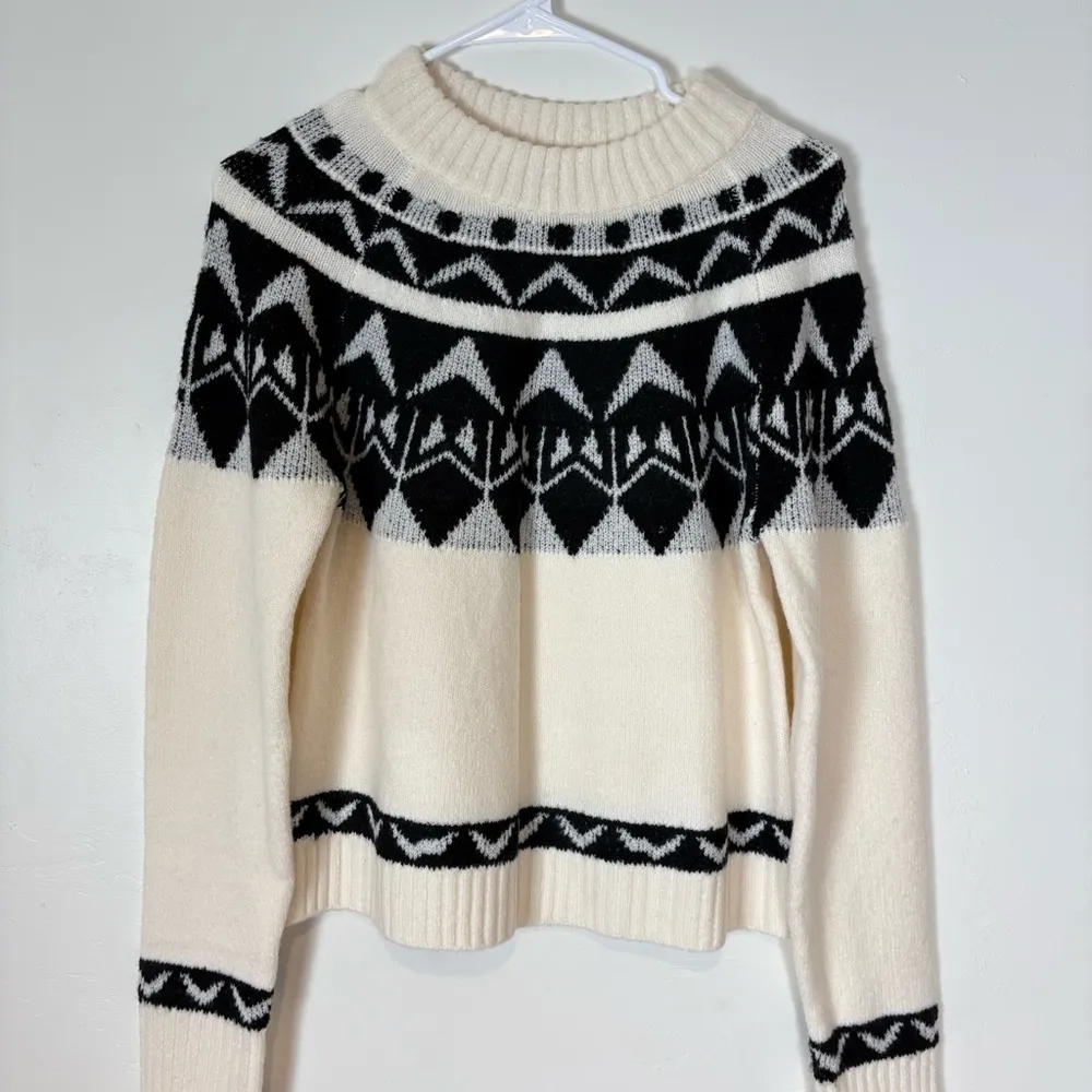 Lulu's Black and Ivory Fair Isle Sweater Size Medium - Image 2