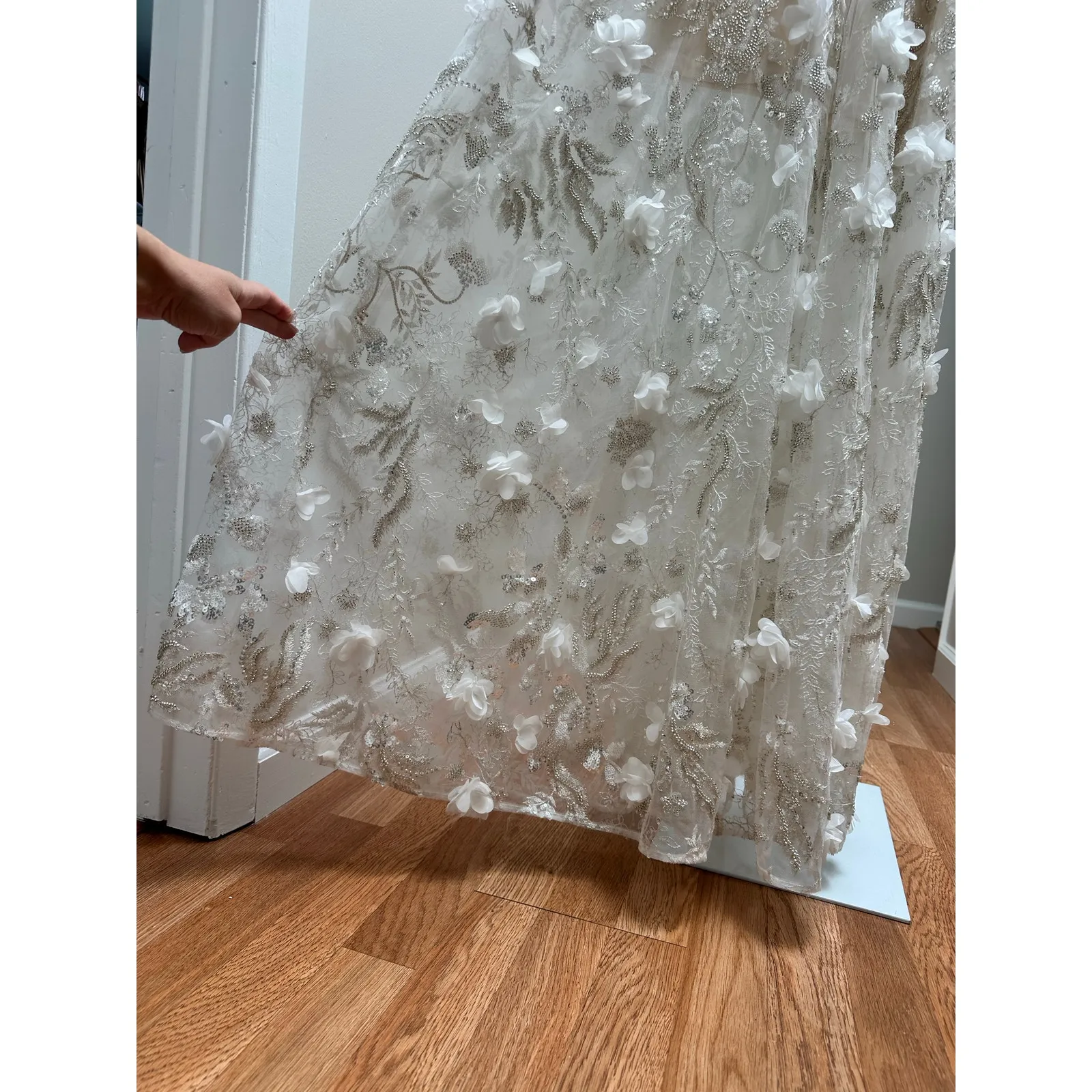 Dress The Population Sidney Illusion Skirt Floral Appliqué Lace Gown size Small - Image 7