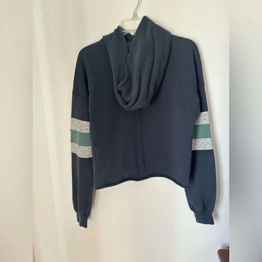 Abercrombie navy hoodie with arm stripe size S - Image 6