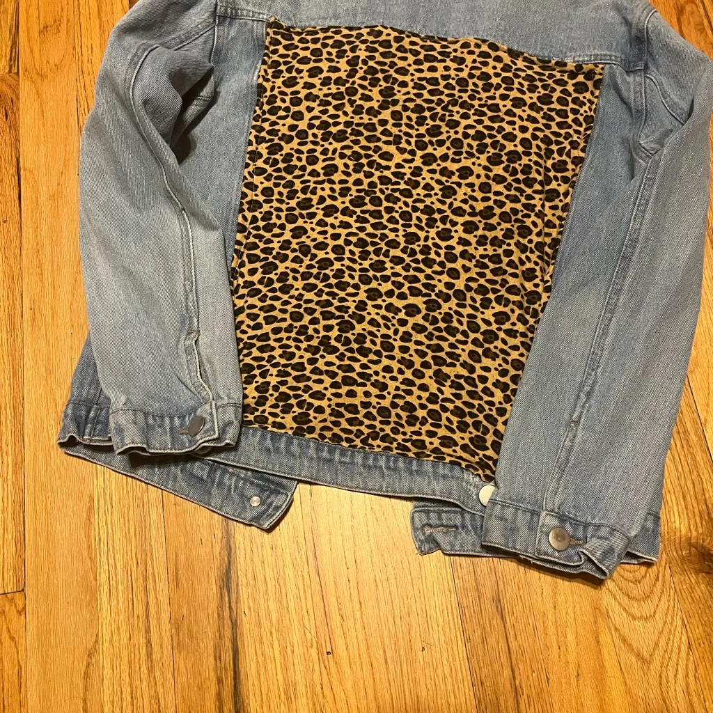 Custom Leopard Back Patch Denim Jacket - Image 2