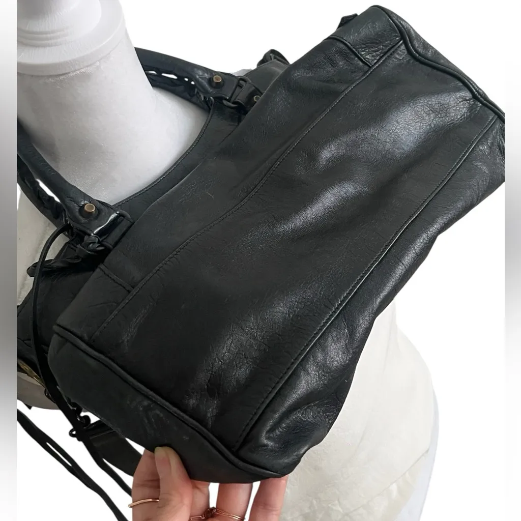 Balenciaga VELO 2012 Nicolas Ghesquière Crossbody Bag with classic hardware - Image 3