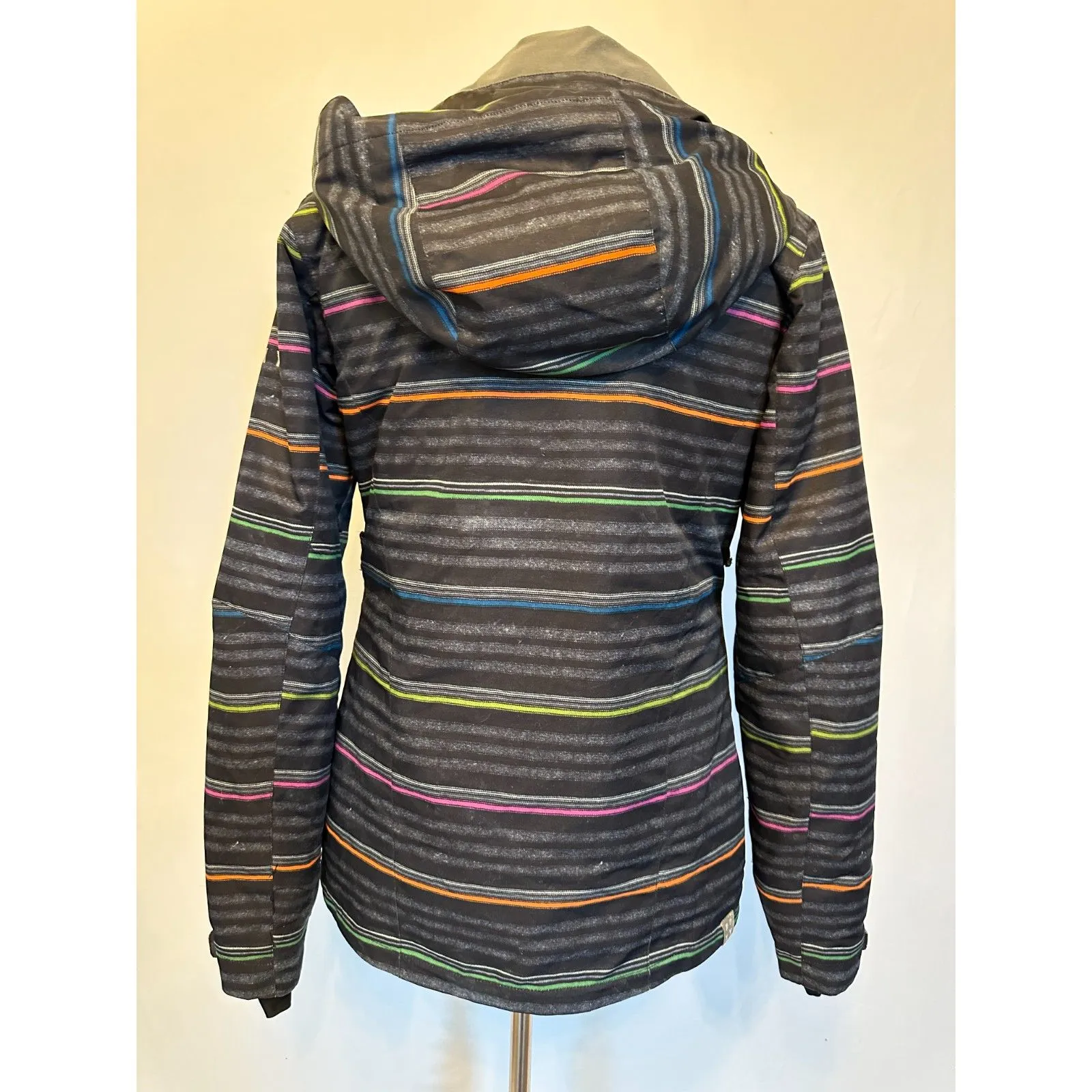 Roxy  Ski Winter Coat Gray & Multicolored Stripes Size Medium - Image 5