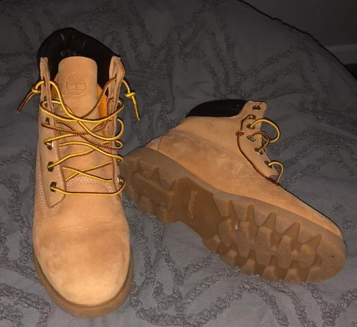 Timberland Boots 8.5 - Image 2