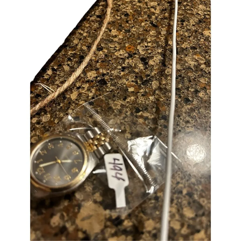 Vintage quartz ladies wristwatch - Image 11