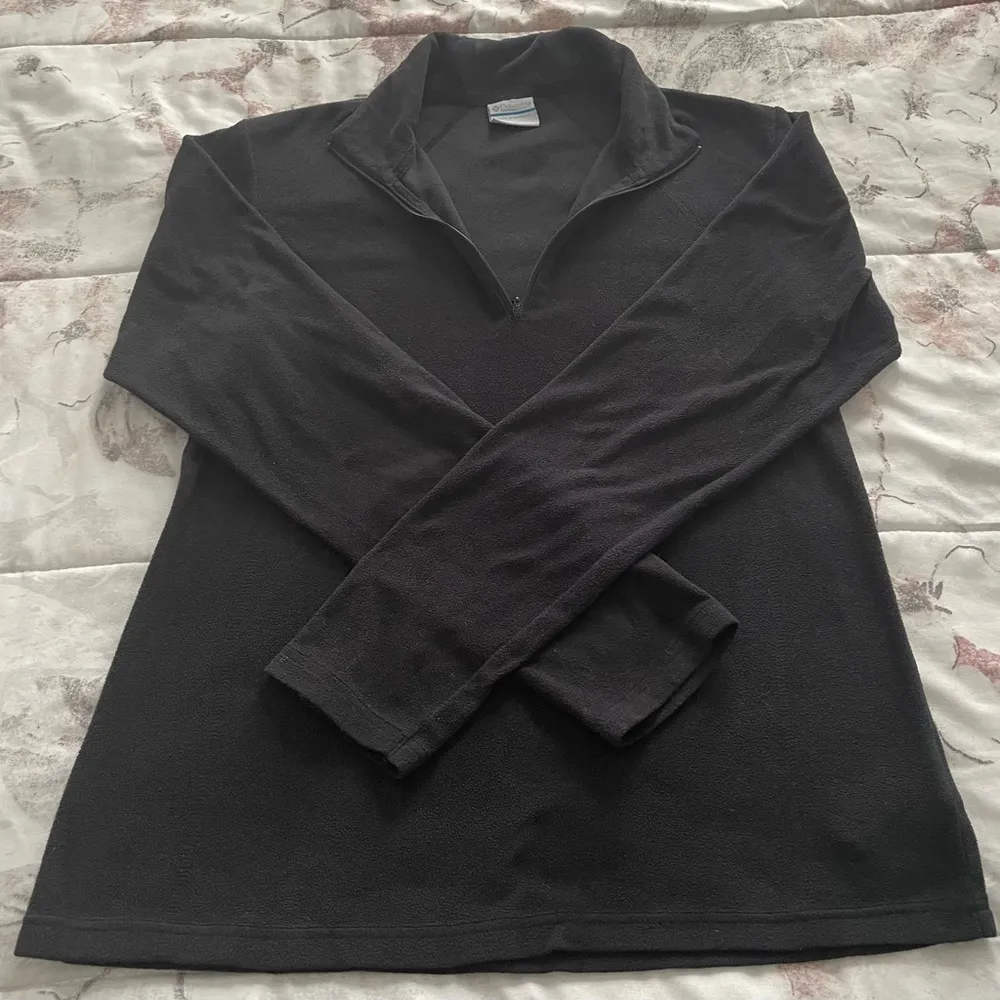 Columbia black fleece 1/4 zip closure logo on the back sweatshirt, size M top - Image 12