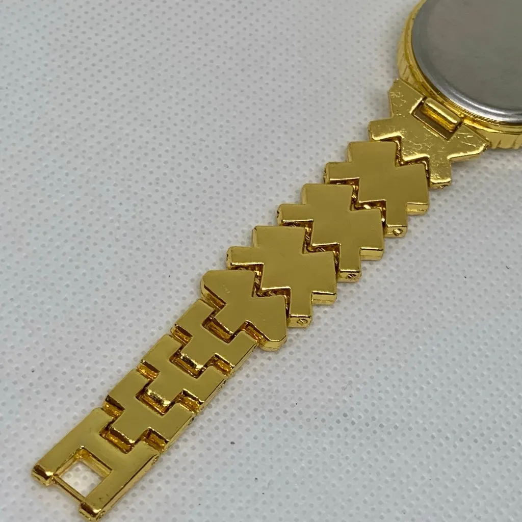 Women’s gold tone wrist watch iced dial rhinestones quartz 29mm round running - Image 8